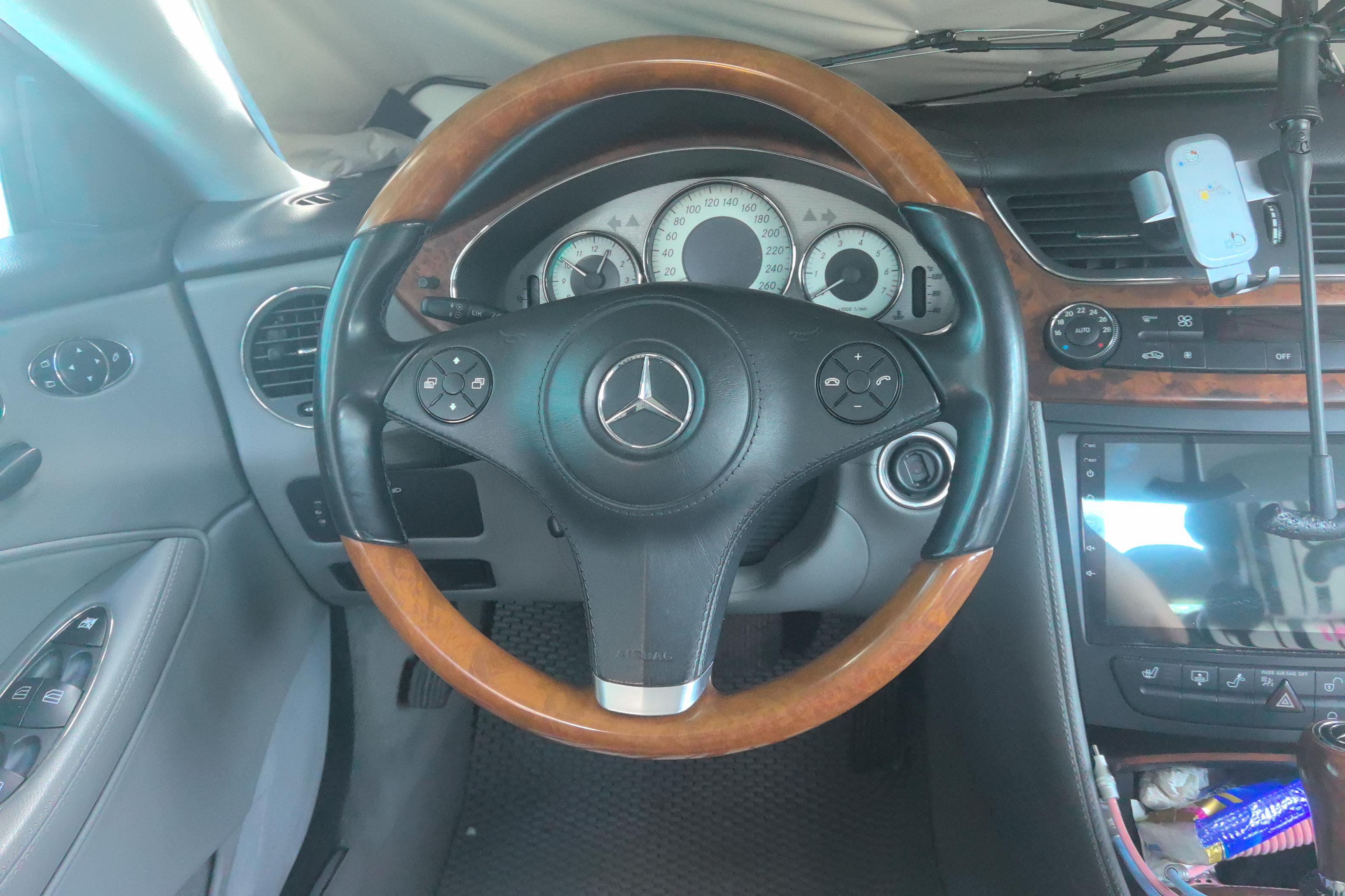 Mercedes-Benz CLS AMG 2010 car image #19