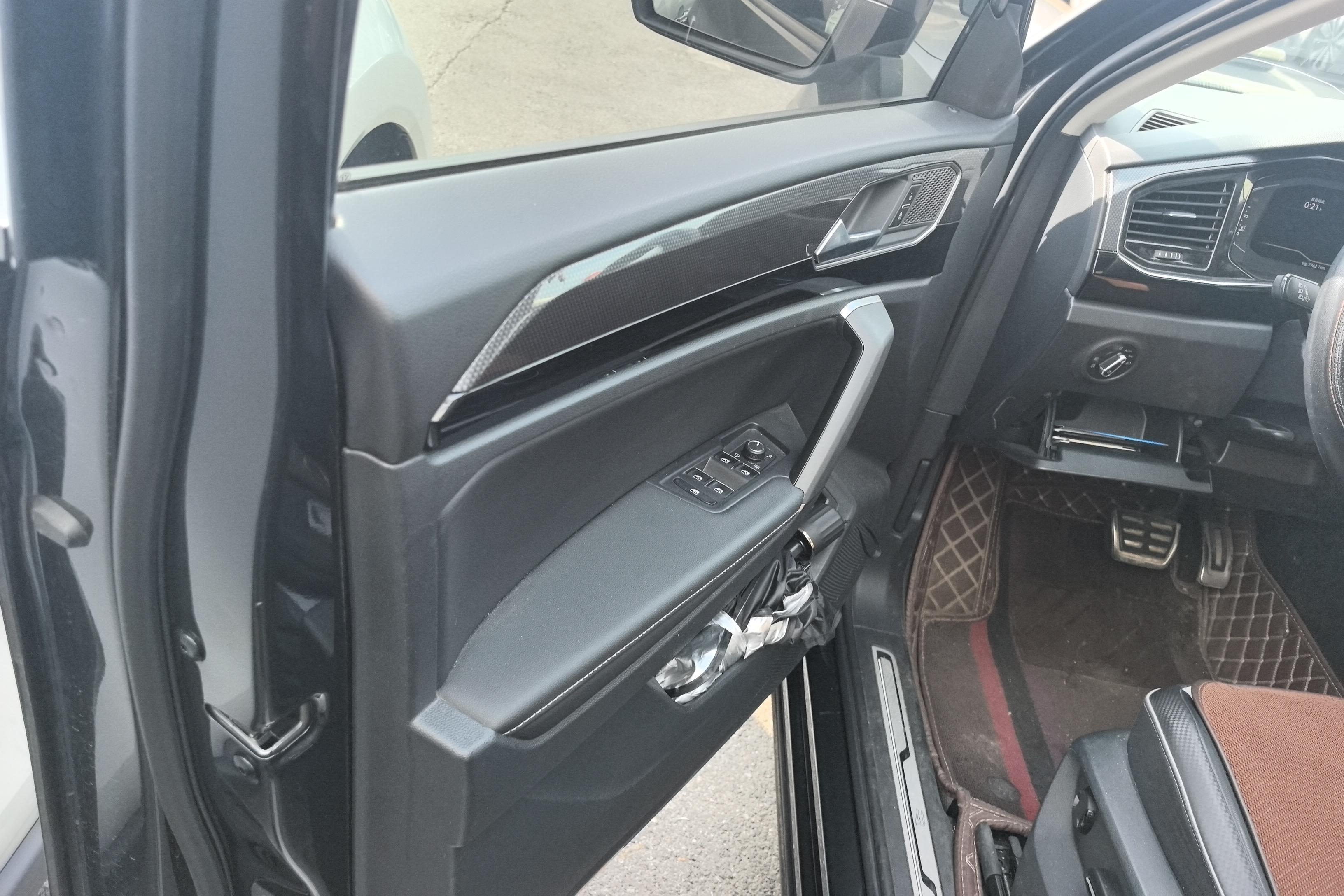 Volkswagen Tayron X 2022 car image #19