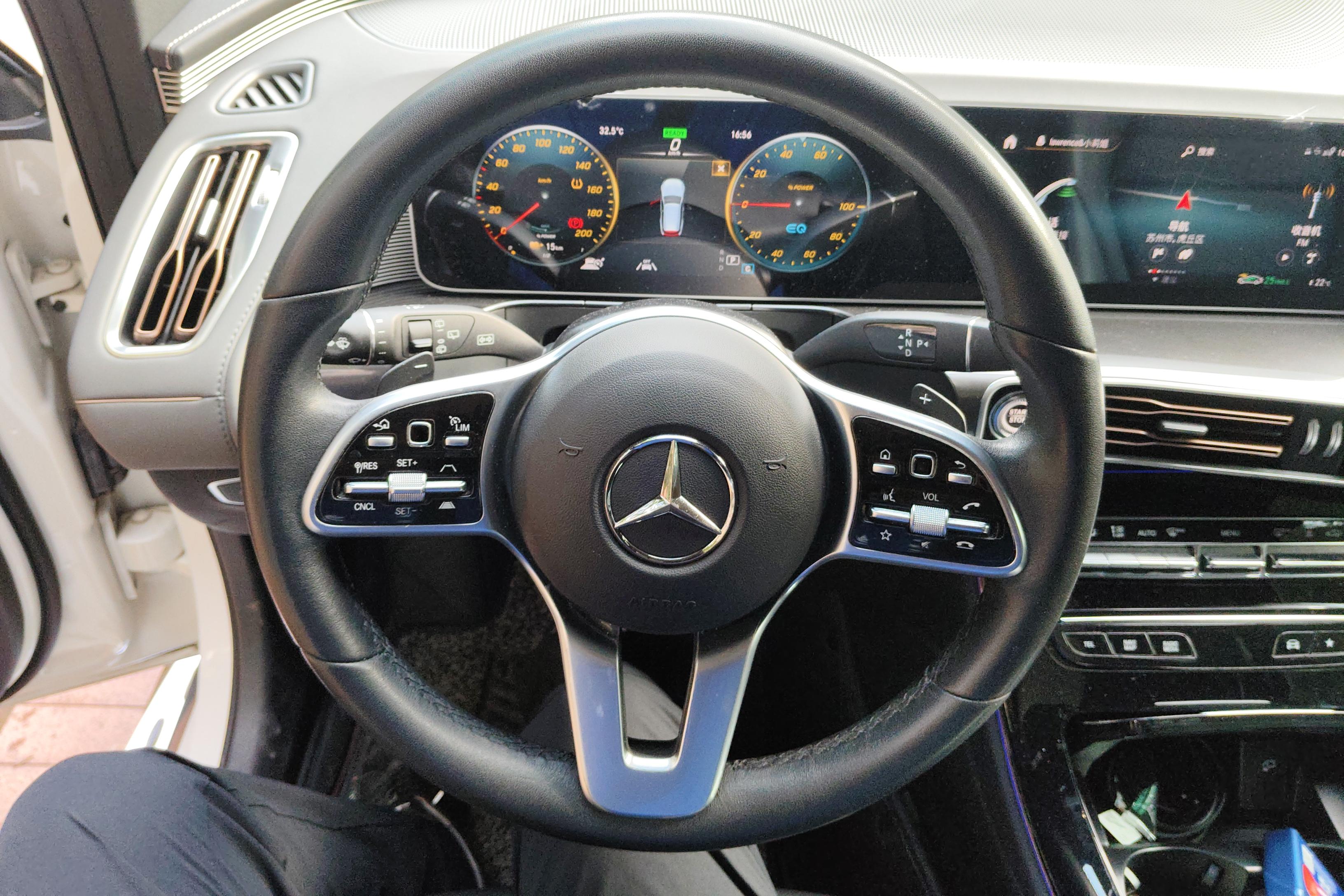 Mercedes-Benz EQC Class 2020 car image #19