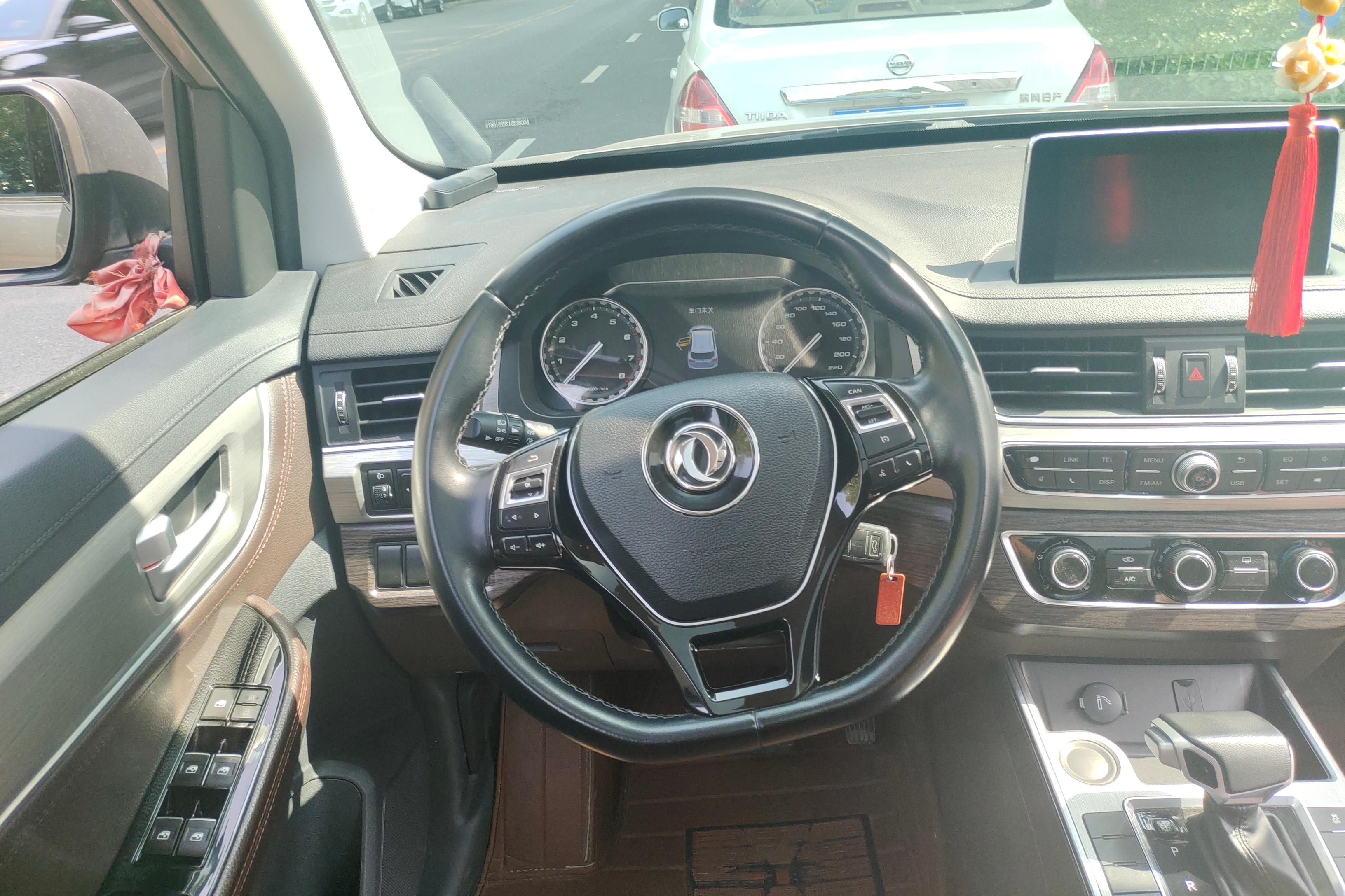 Forthing JOYEAR X6 2017 car image #19