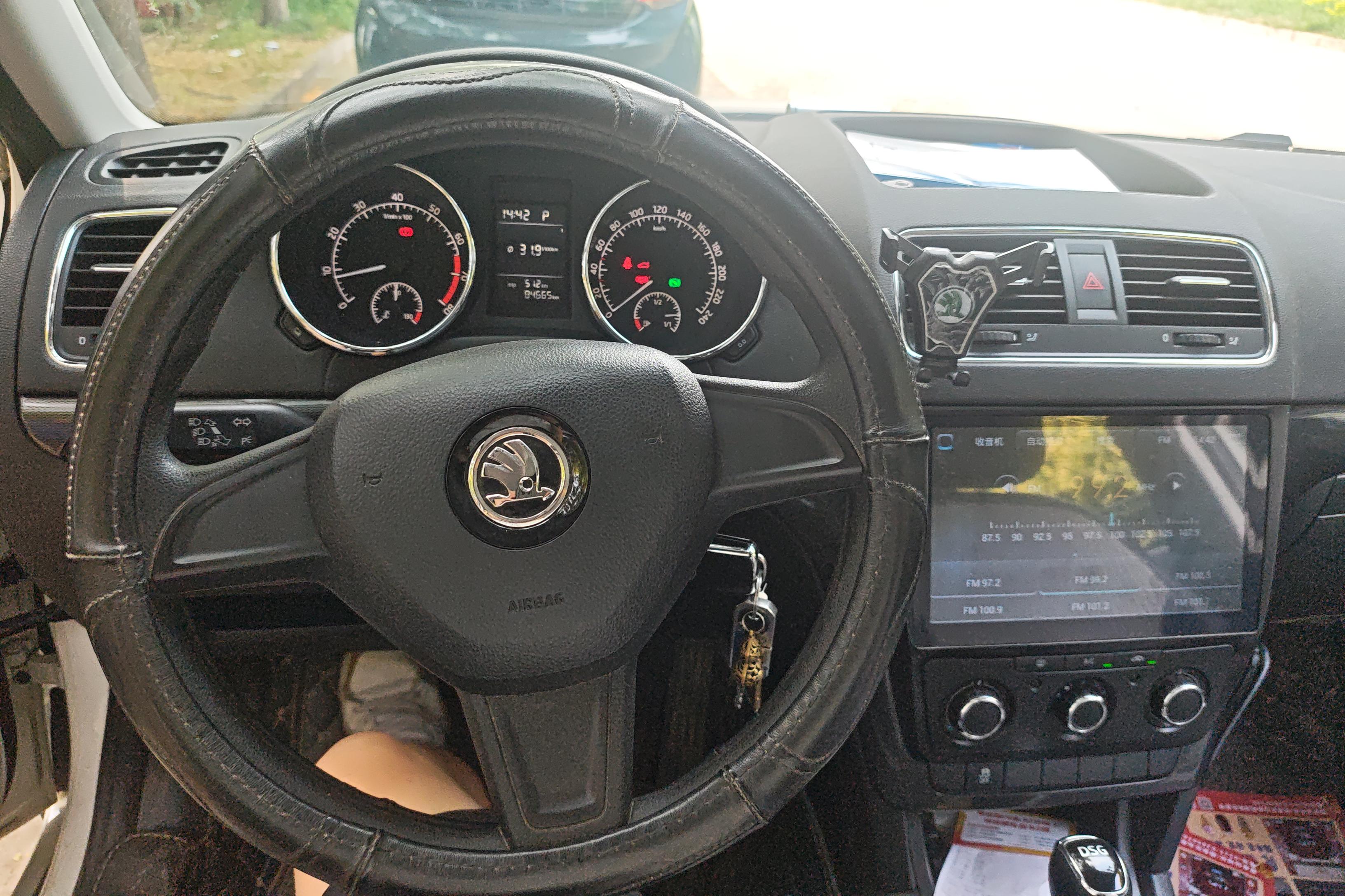 Skoda Yeti 2017 car image #19