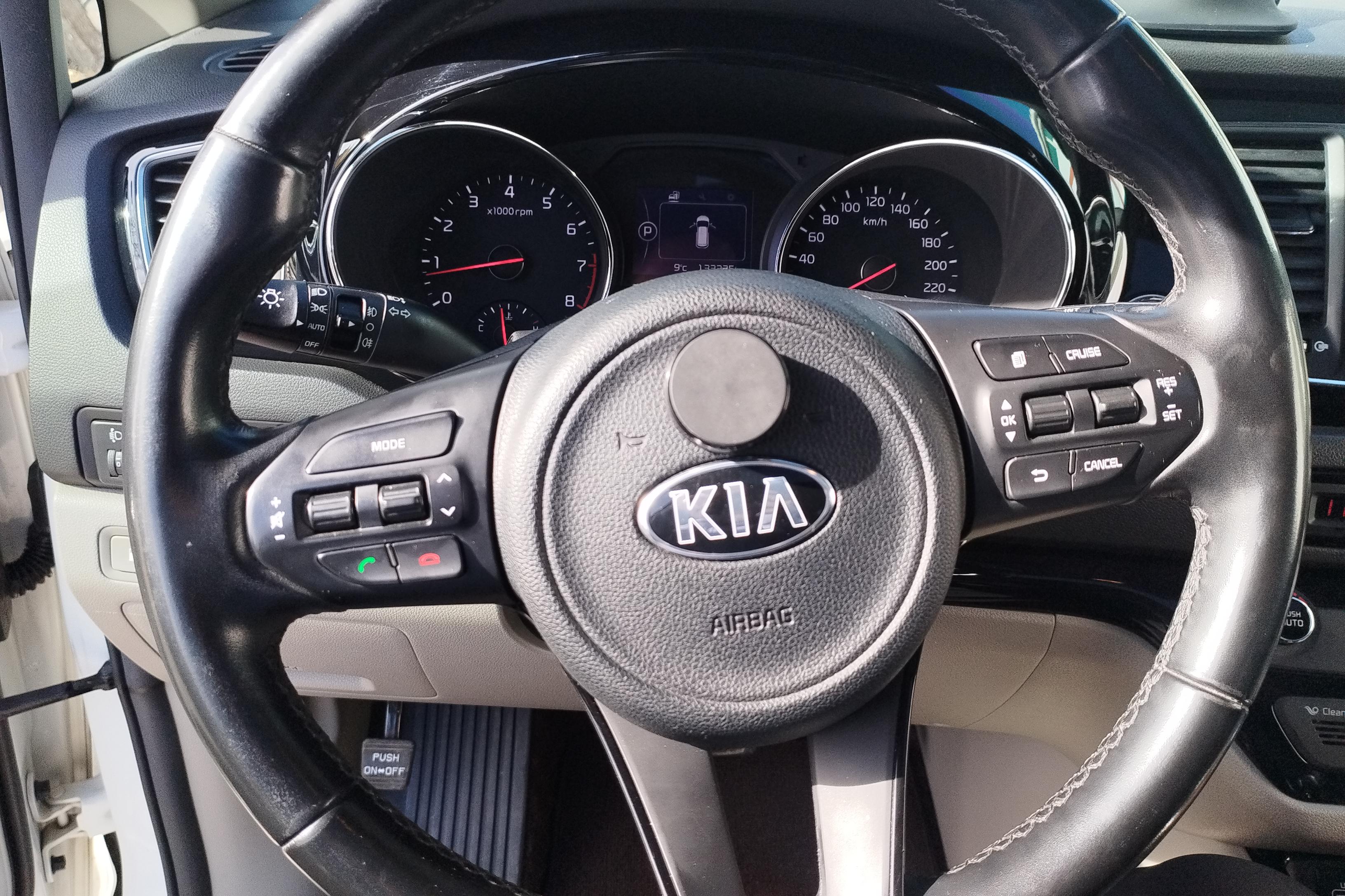 Kia Carnival 2017 изображение автомобиля #19