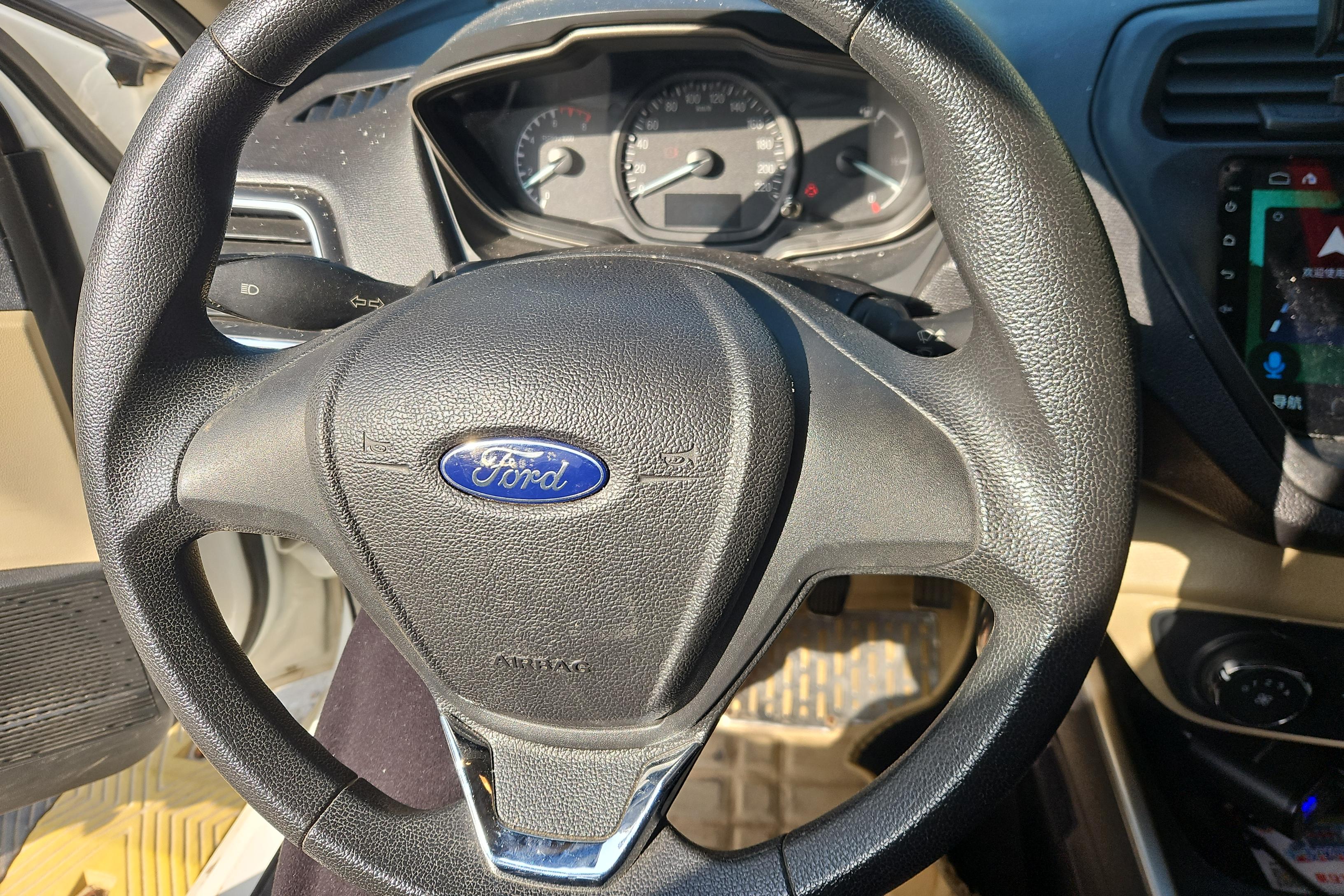 Ford Escort 2018 car image #19