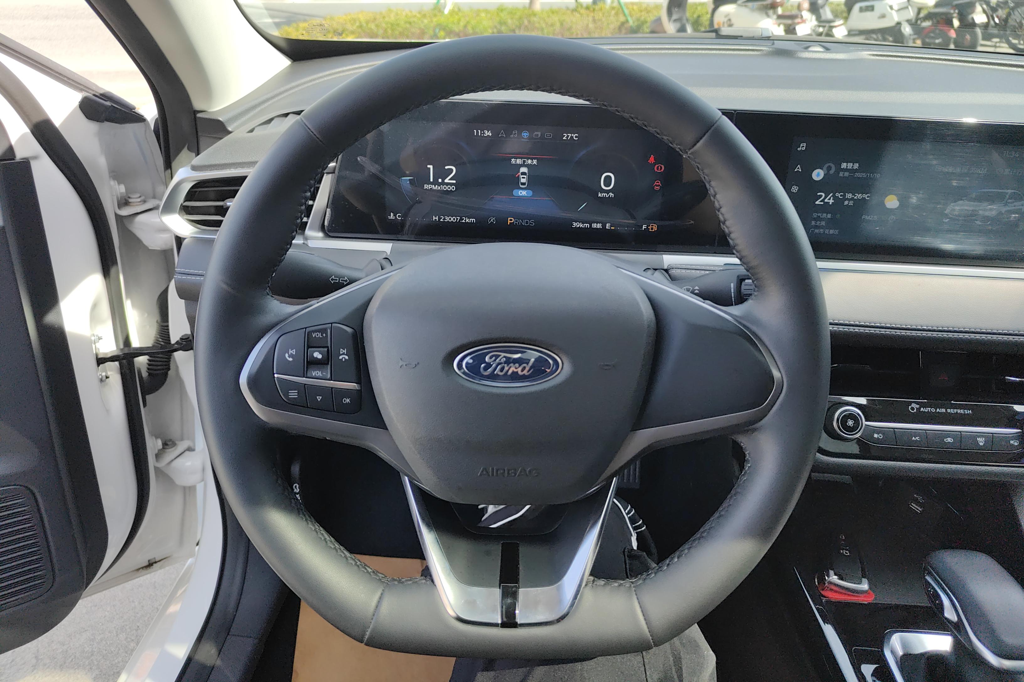 Ford Escort 2022 car image #19