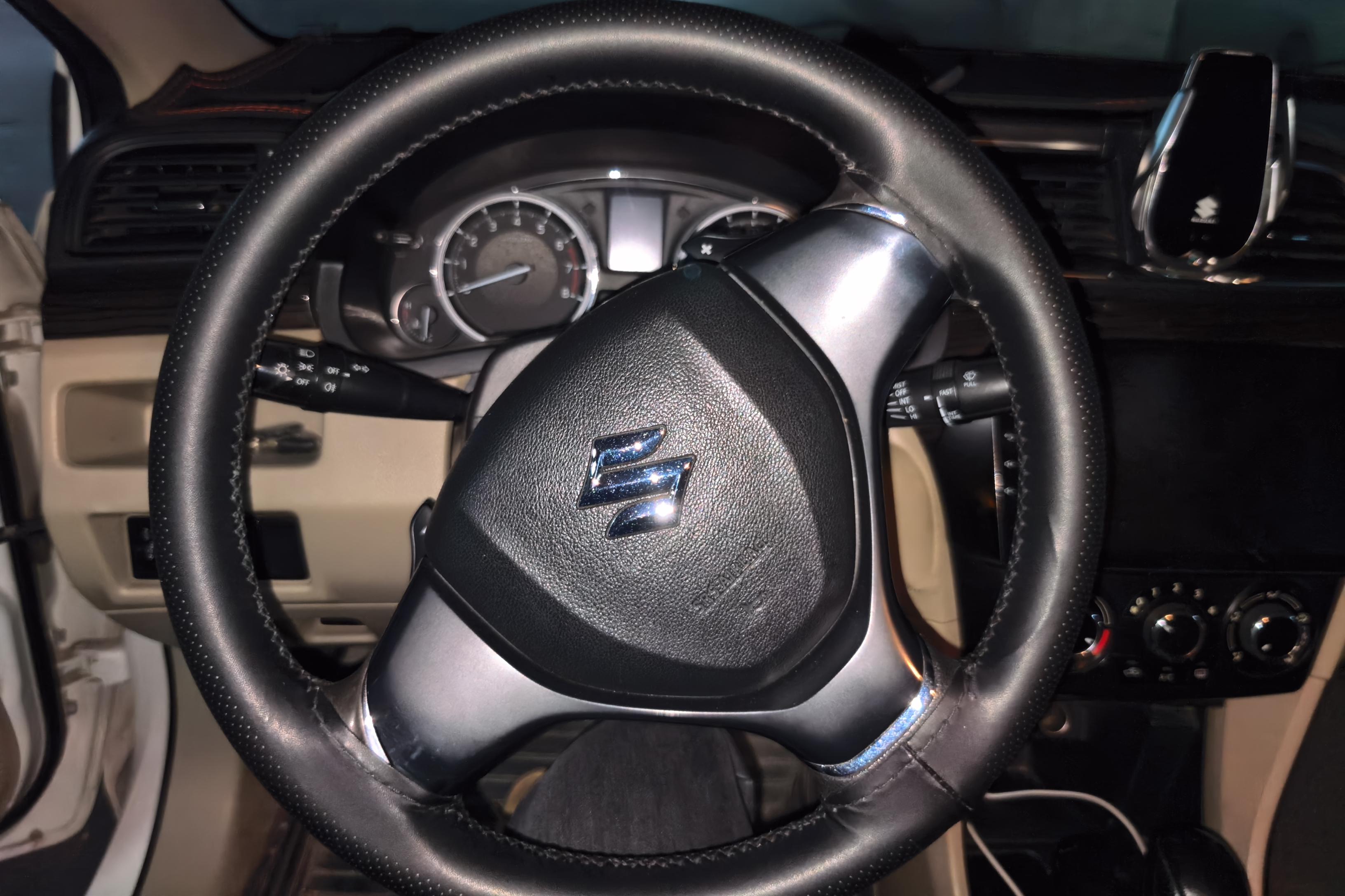 Suzuki Ciaz 2017 immagine di auto #19