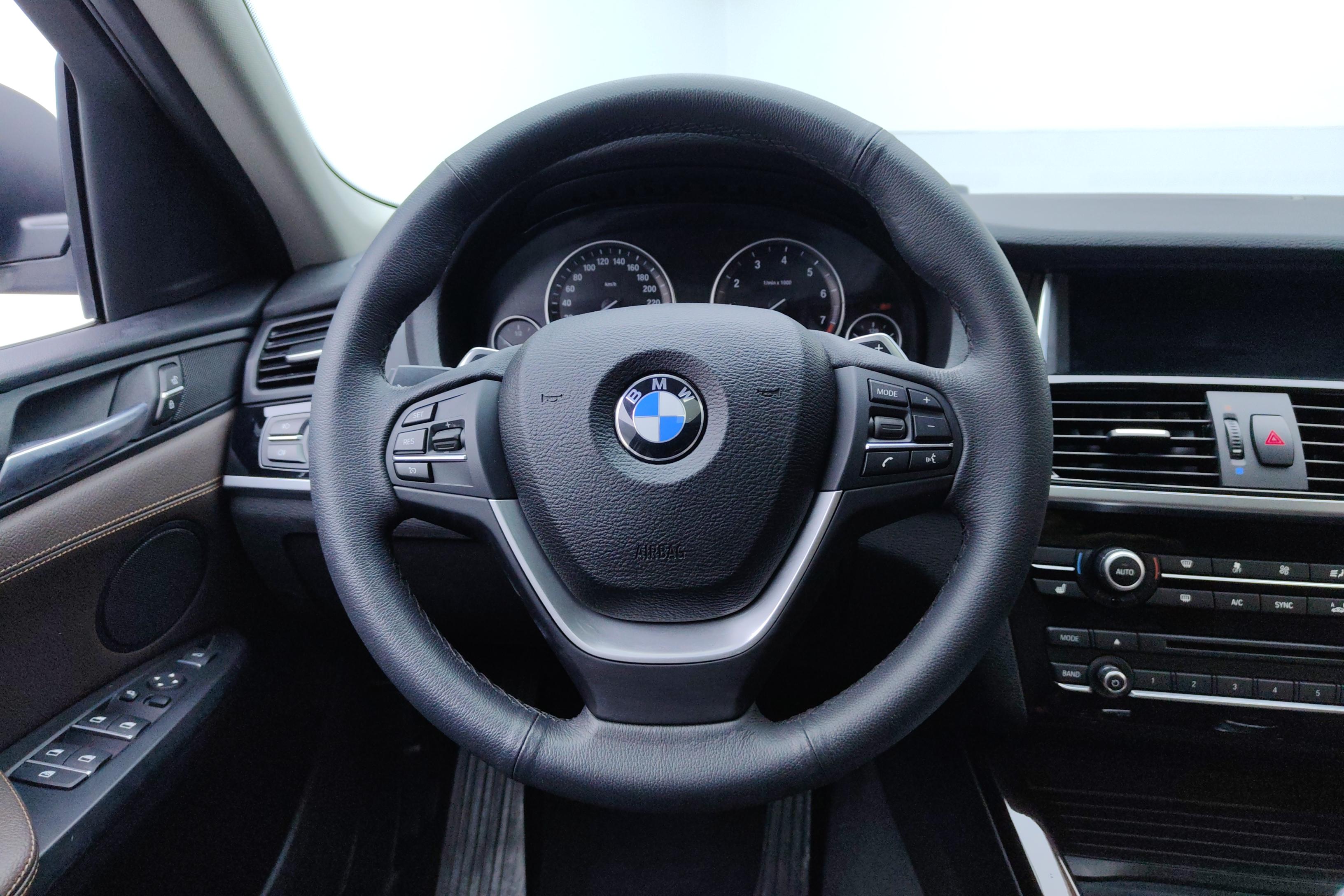 BMW X4 M40i 2018 #19 BMW X4 M40i 2018 car image #19