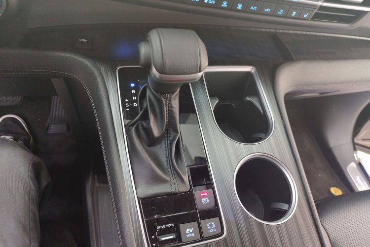 Toyota Sienna 2022 #19 Toyota Sienna 2022 car image #19