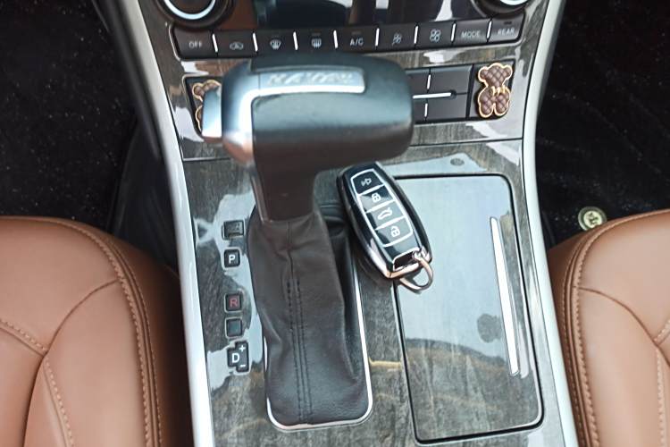 Haval H8 2017 изображение автомобиля #19