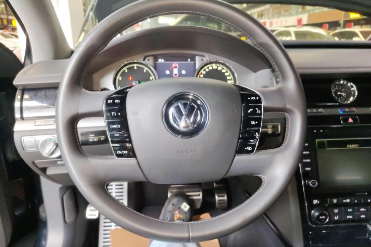 Volkswagen Pheaton 2016 imagen de coche #19