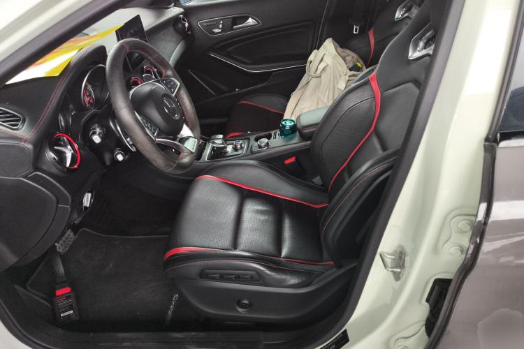 Mercedes-Benz GLA AMG 2019 car image #19