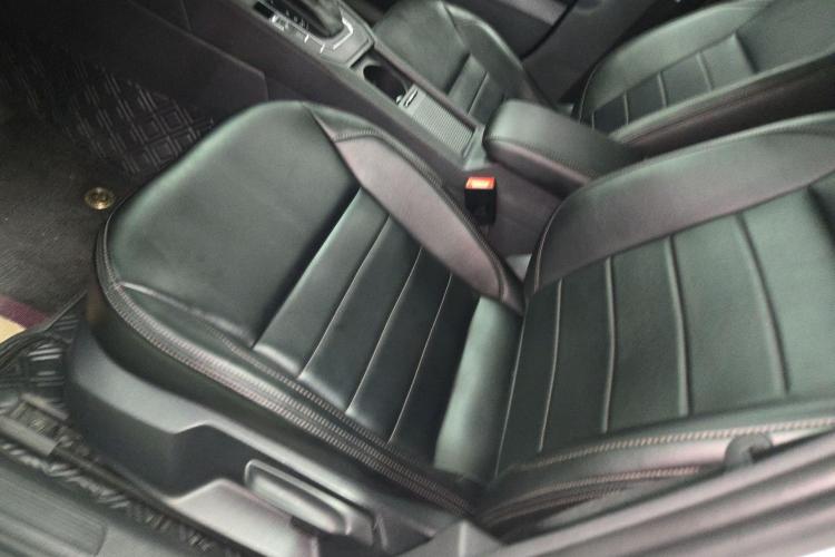 Volkswagen Lamando 2018 immagine di auto #19