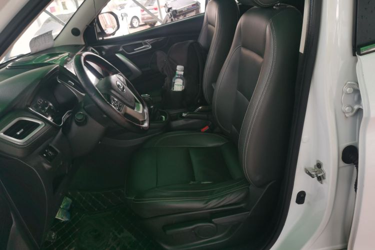 SWM X3 2017 изображение автомобиля #19