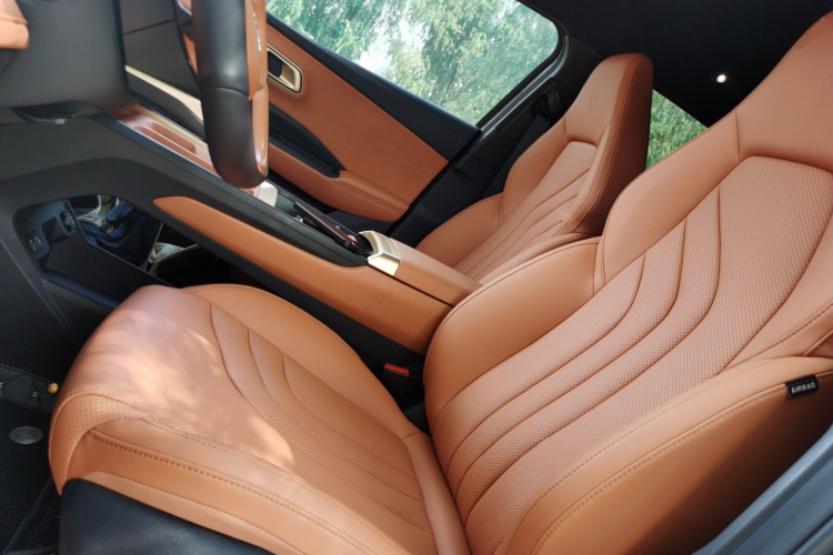 哪吒汽车 哪吒X 2024 汽车图片 #19