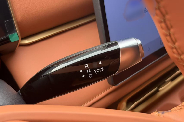 哪吒汽车 哪吒X 2024 #19 哪吒汽车 哪吒X 2024 汽车图片 #19