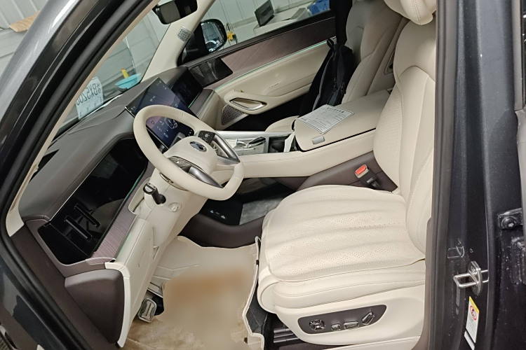 Denza N9 2025 #19 Denza N9 2025 car image #19