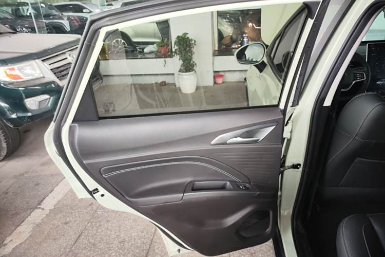 哪吒汽车 哪吒AYA 2024 汽车图片 #19