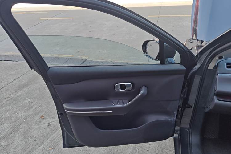 零跑汽车 零跑C10 2024 汽车图片 #19