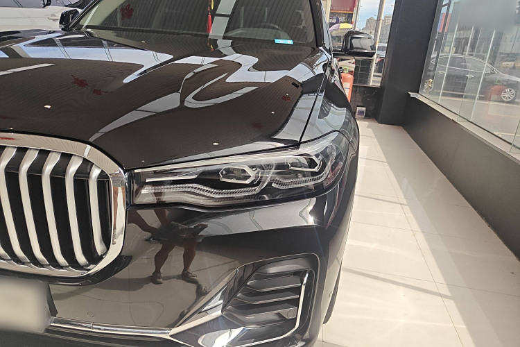 BMW X7 M60i 2022 #19 BMW X7 M60i 2022 car image #19