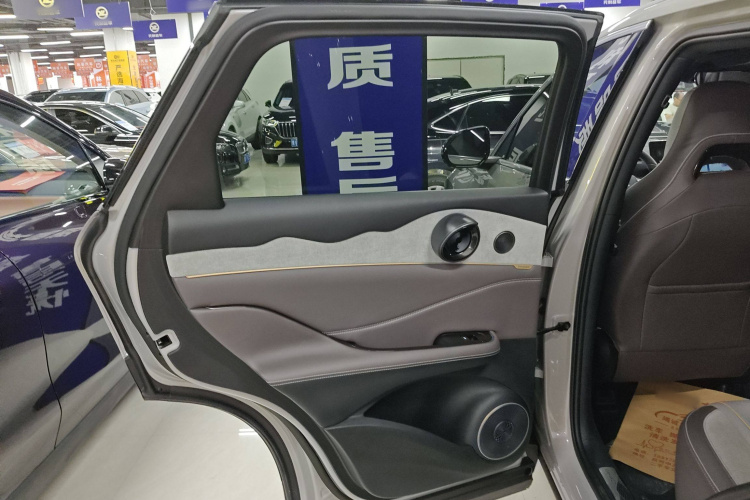 BYD Frigate 07 2023 immagine di auto #19