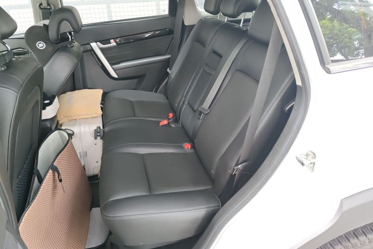 Chevrolet Captiva (Imported) 2015 car image #19