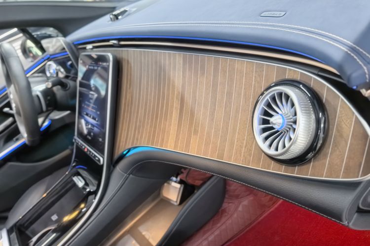 Mercedes-Benz EQE Class 2023 car image #19