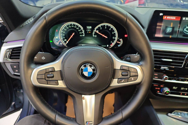 BMW 5 Series (Imported) 2018 #19 BMW 5 Series (Imported) 2018 car image #19