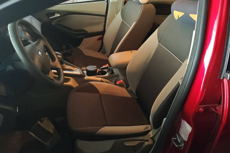 Ford Focus (Imported) 2014 #19 Ford Focus (Imported) 2014 صورة سيارة #19