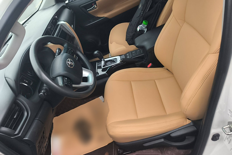 Toyota Fortuner 2018 #19 Toyota Fortuner 2018 immagine di auto #19