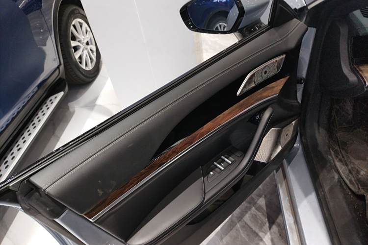 哪吒汽车 哪吒S 2023 汽车图片 #19