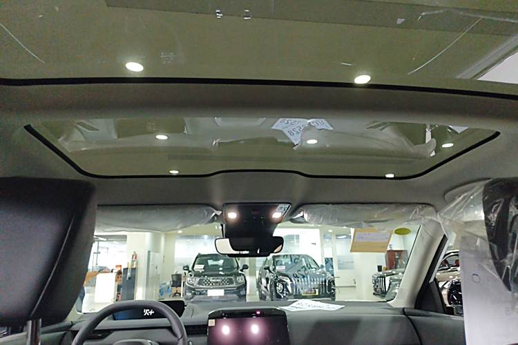 Honda P7 2025 #19 Honda P7 2025 car image #19