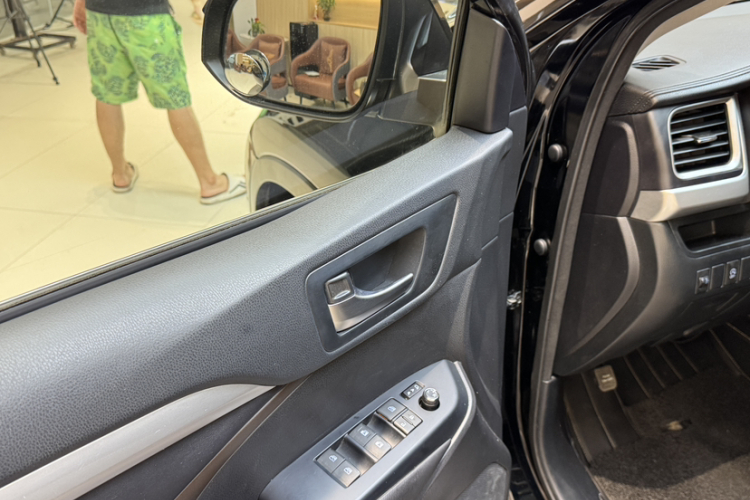 Toyota Highlander (Imported) 2016 car image #19