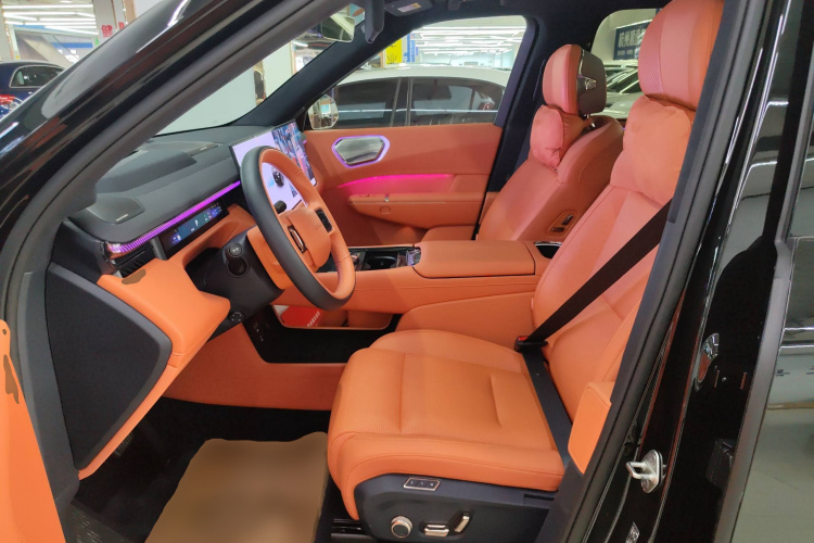 Lynk & Co 900 2025 car image #19