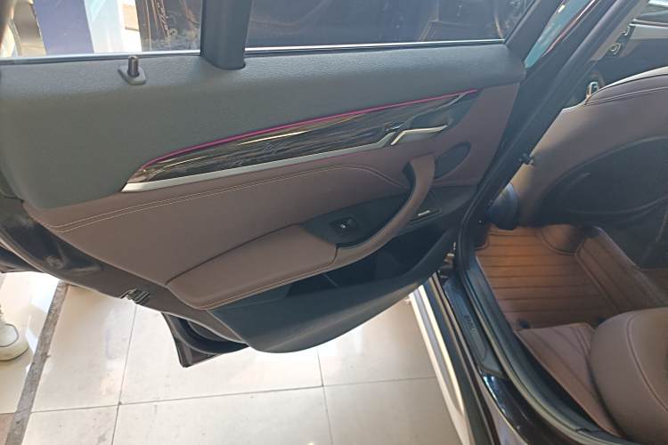 BMW X1 M35Li 2019 car image #19