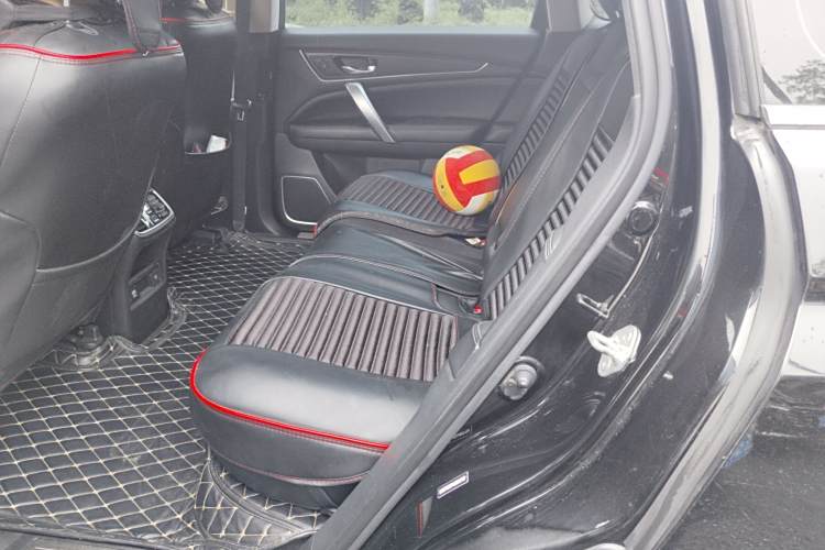 Honda Avancier 2018 صورة سيارة #19