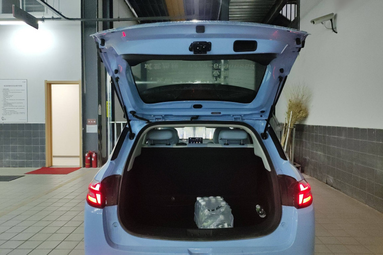 哪吒汽车 哪吒AYA 2023 汽车图片 #19