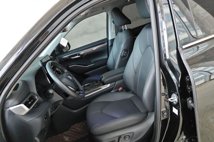 Toyota Highlander (Imported) 2024 car image #19