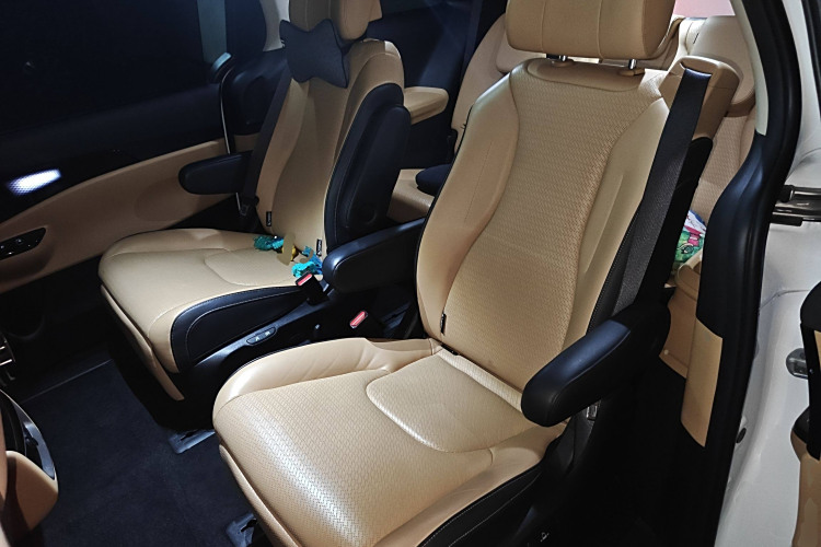 Kia Carnival 2021 immagine di auto #19