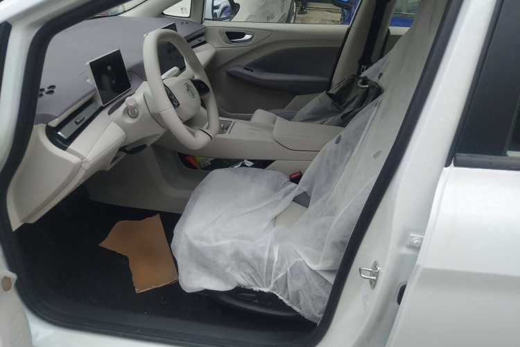 MG 4 EV 2025 car image #19