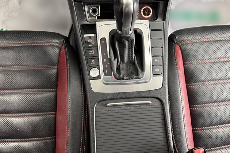 Volkswagen CC (FAW-Volkswagen) 2017 image de voiture #19