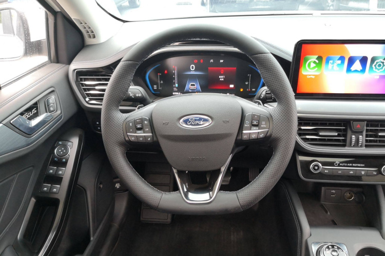 Ford Focus Active 2021 صورة سيارة #19