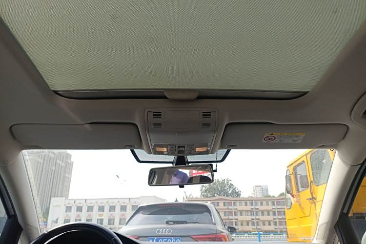 Volkswagen Golf Pure Electric 2020 image de voiture #19