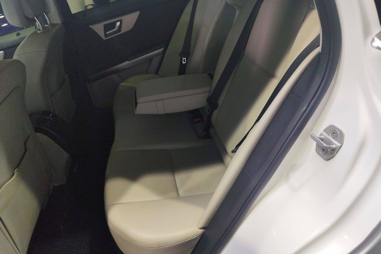 Mercedes-Benz GLK Class 2014 car image #19