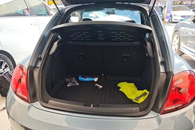 Volkswagen Beetle 2018 immagine di auto #19