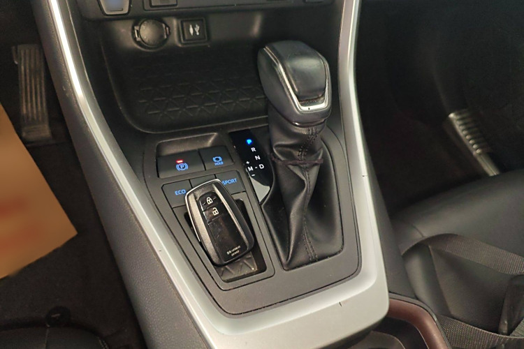 Toyota RAV4 (Imported) 2022 #19 Toyota RAV4 (Imported) 2022 immagine di auto #19