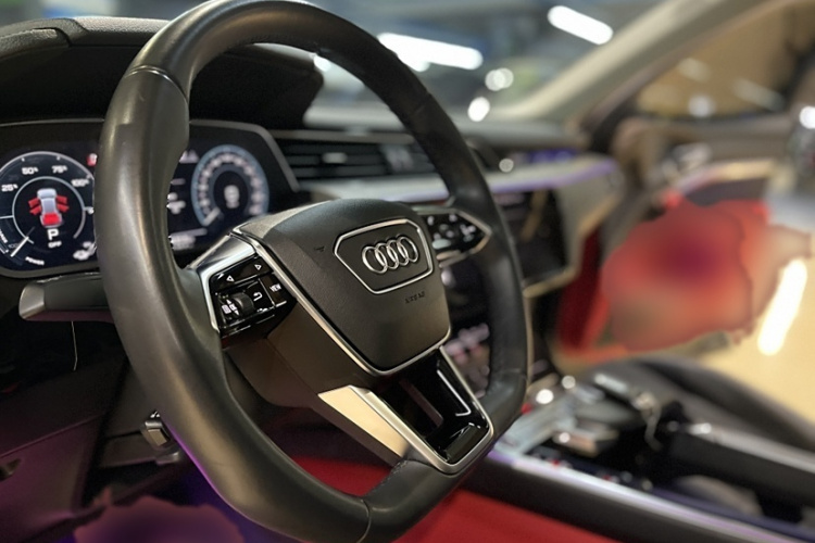 Audi e-tron 2023 #19 Audi e-tron 2023 car image #19