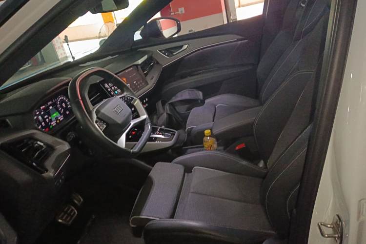 Audi Q5 e-tron 2023 #19 Audi Q5 e-tron 2023 immagine di auto #19