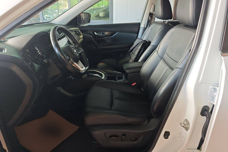 Nissan X-Trail 2019 immagine di auto #19