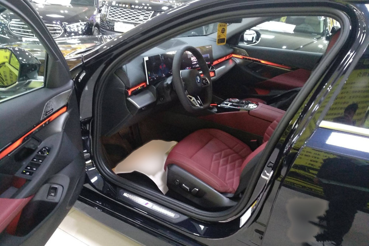 BMW i5 2025 car image #19