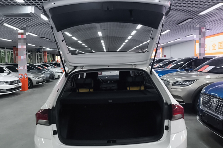 Skoda Rapid Spaceback 2020 car image #19