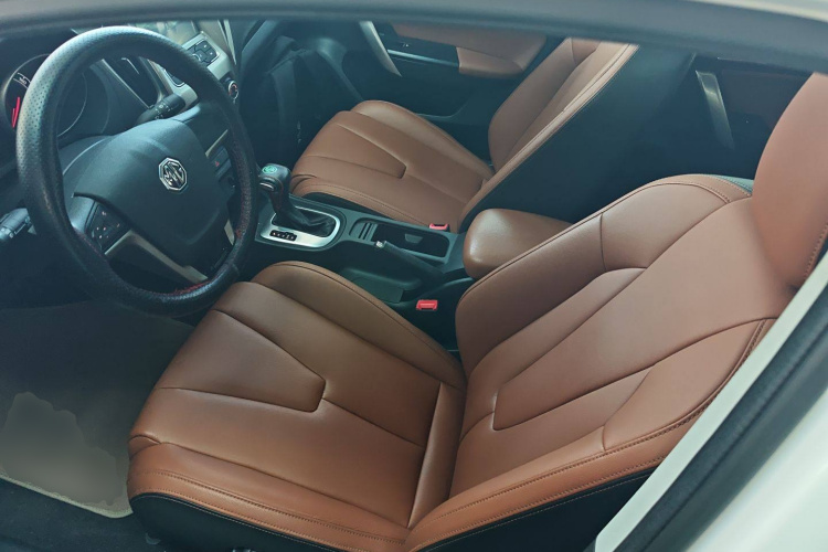 MG GT 2018 car image #19